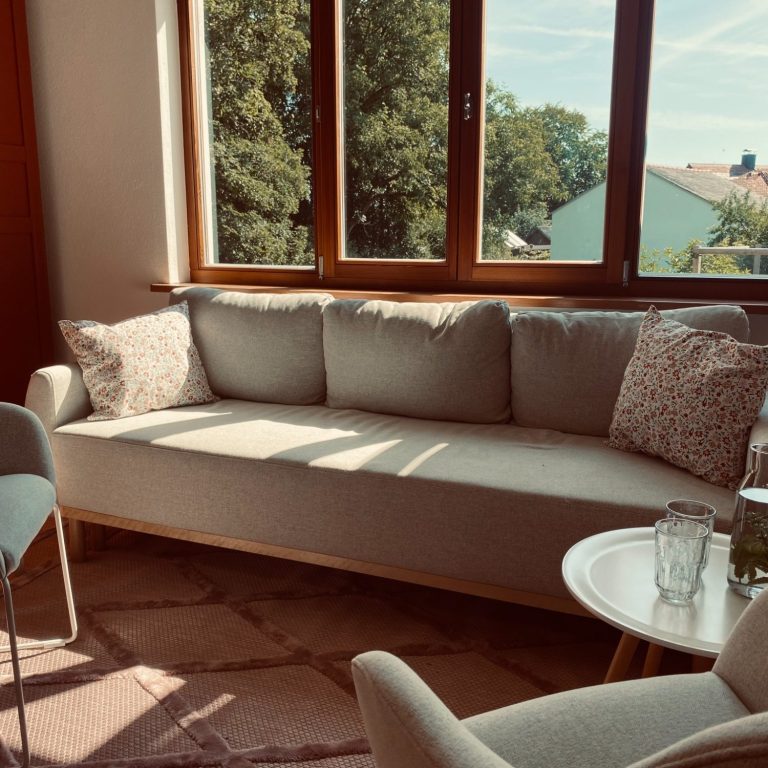 Coaching-Raum von MY UP Coaching in Obereggersberg: Mental Coaching vor Ort in der Region Riedenburg, Kelheim, Regensburg & Ingolstadt